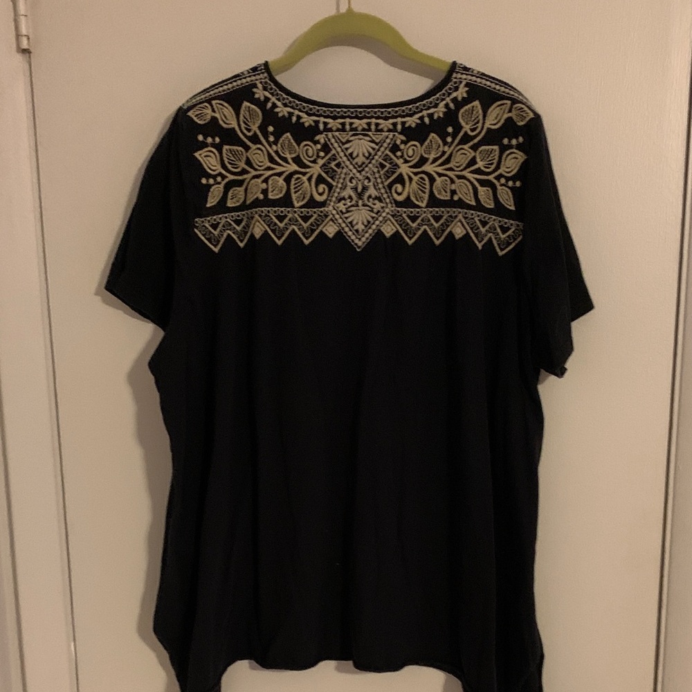 Johnny Was Black Top with Cream Embroidery - Picture 4 of 6